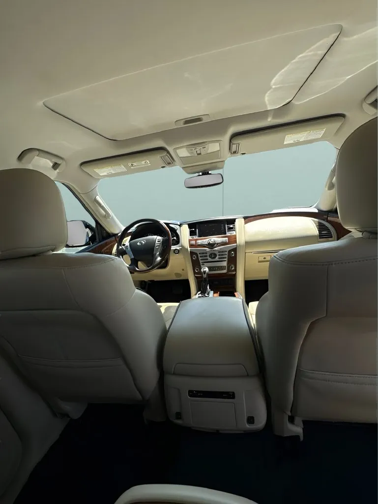 Infiniti QX80 photo 21
