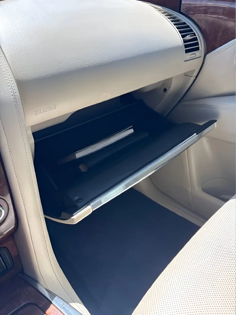 Infiniti QX80 photo 32