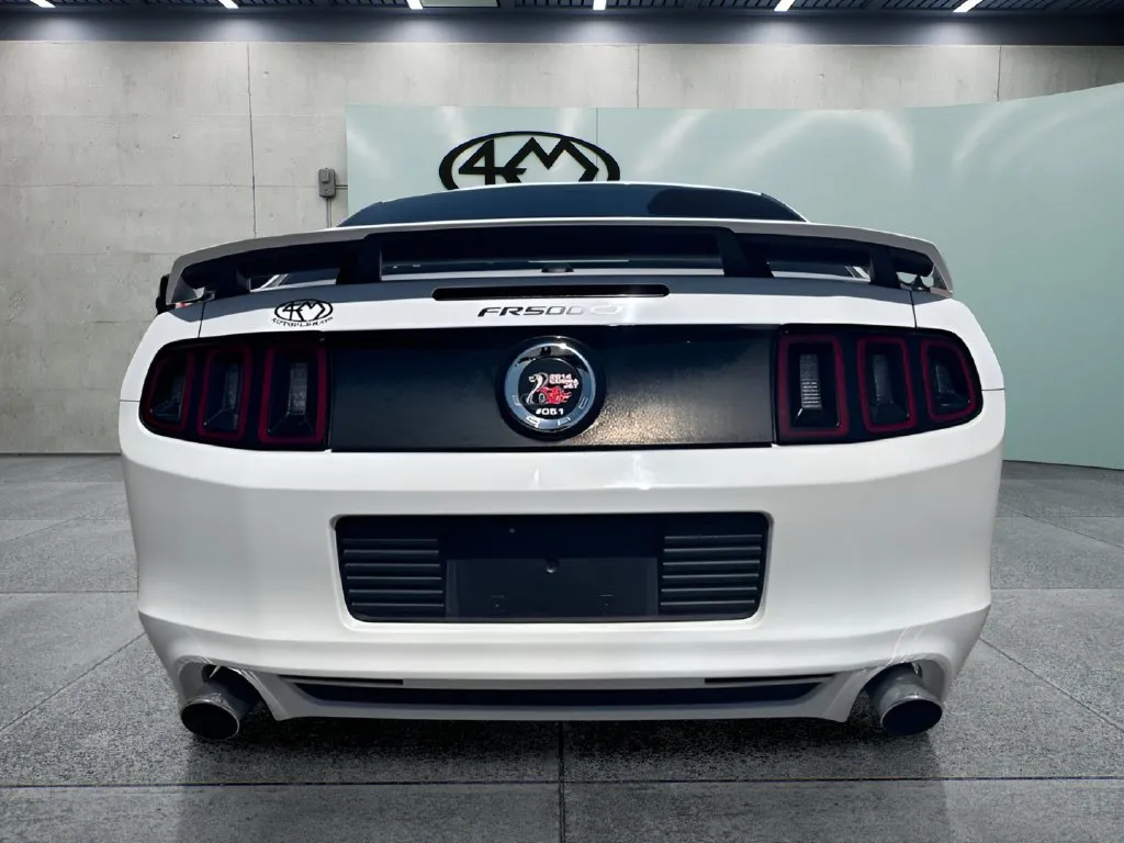 Ford Mustang photo 4