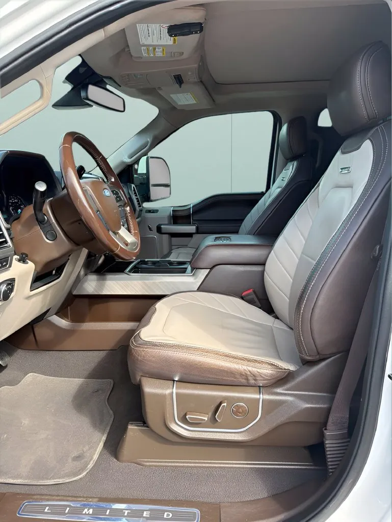 Ford F-250SD photo 13