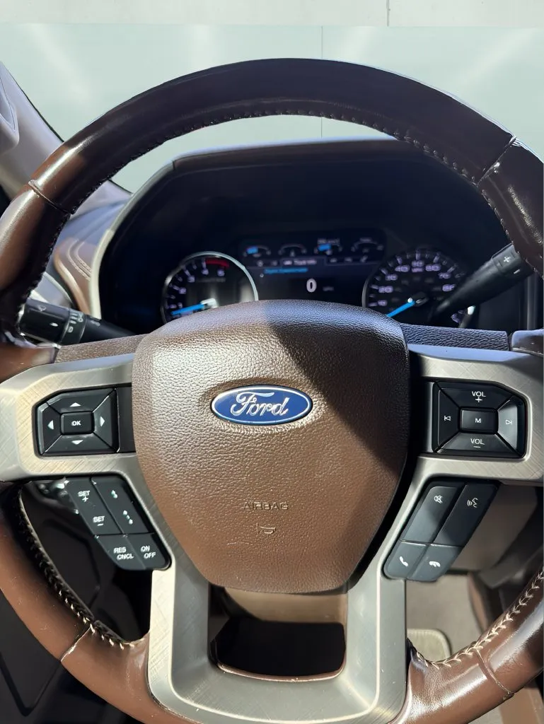 Ford F-250SD photo 23