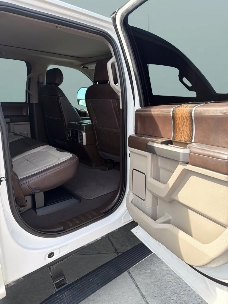 Ford F-250SD photo 18