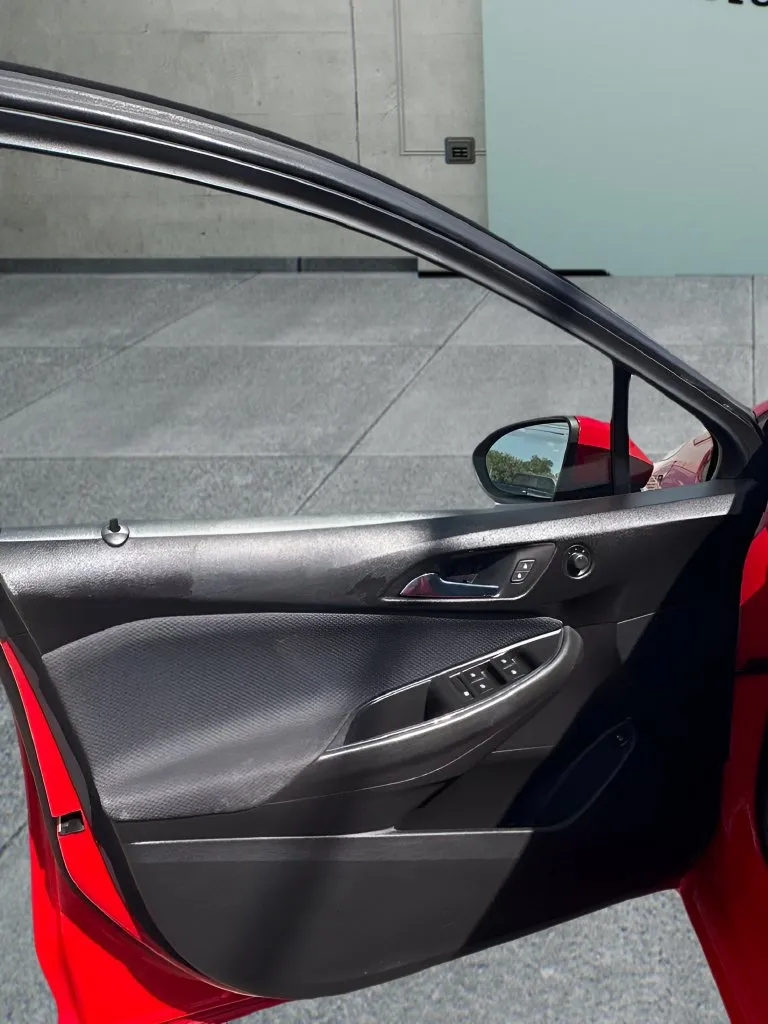 Chevrolet Cruze photo 11