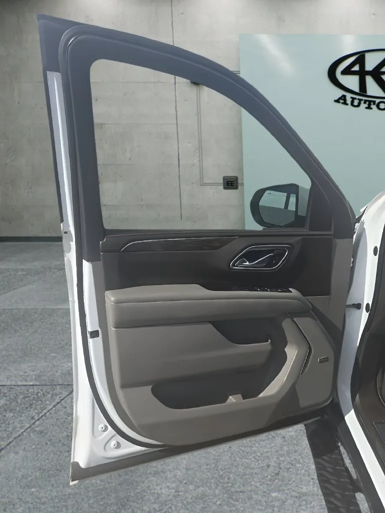 Chevrolet Suburban photo 12