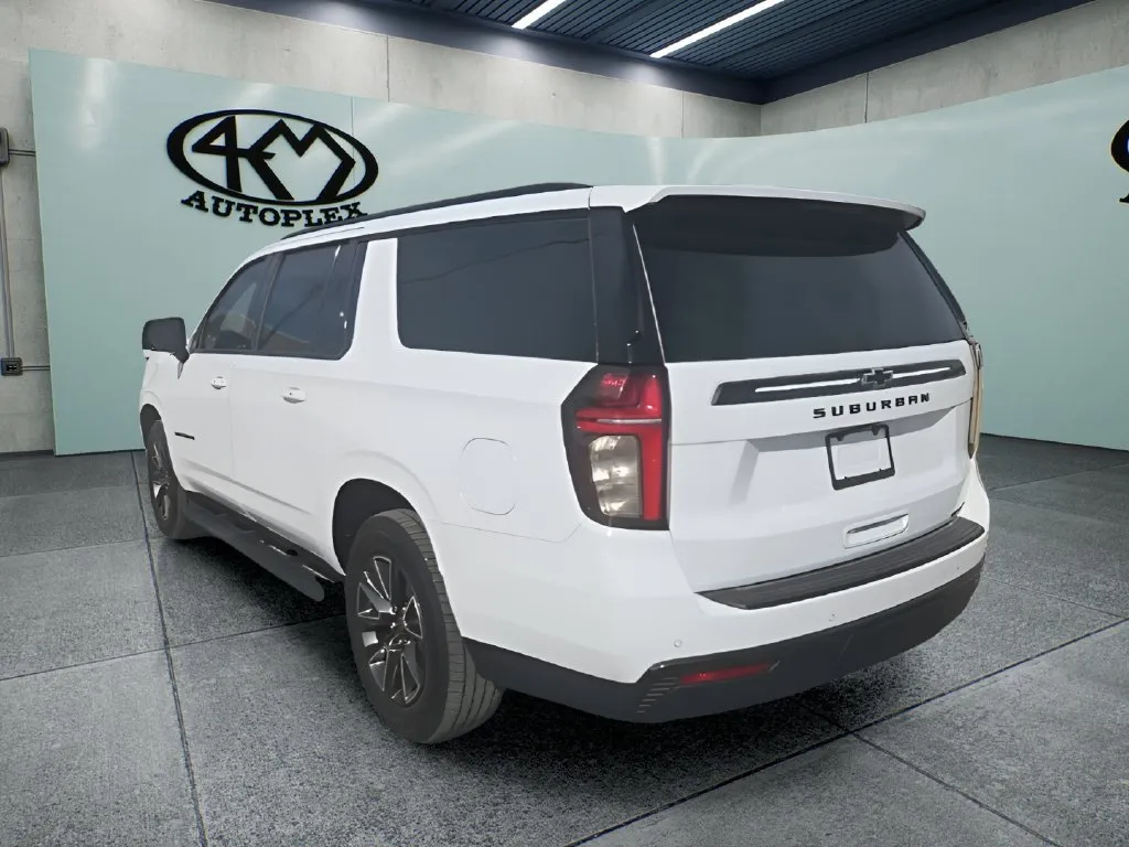 Chevrolet Suburban photo 6