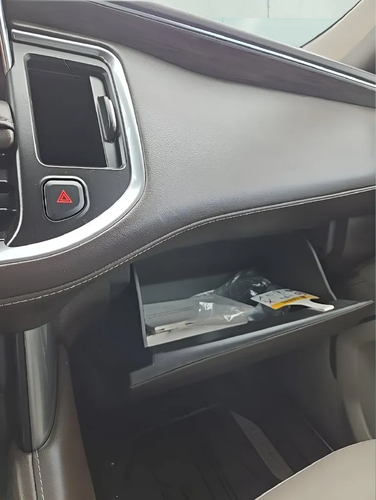 Chevrolet Suburban photo 31