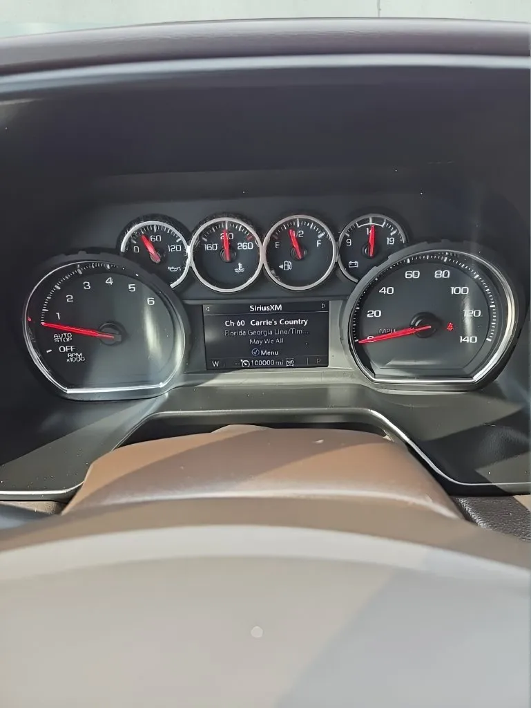 Chevrolet Suburban photo 25