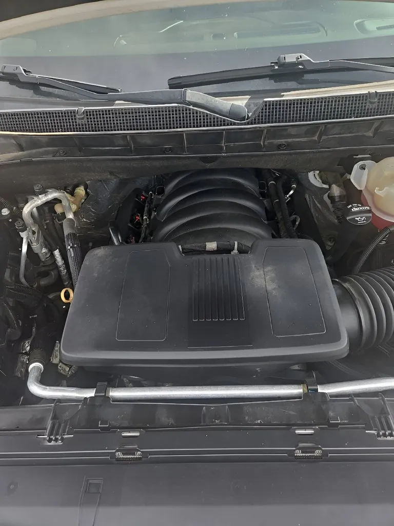 Chevrolet Suburban photo 11