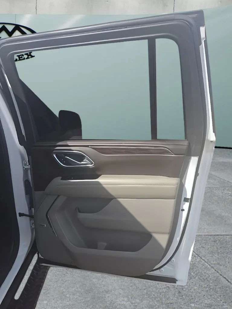 Chevrolet Suburban photo 16
