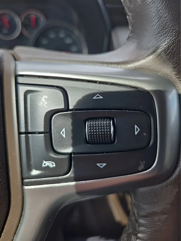 Chevrolet Suburban photo 27