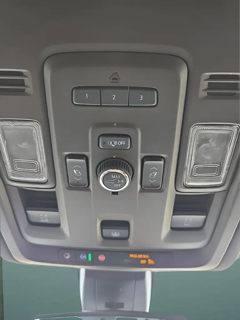 Chevrolet Suburban photo 32