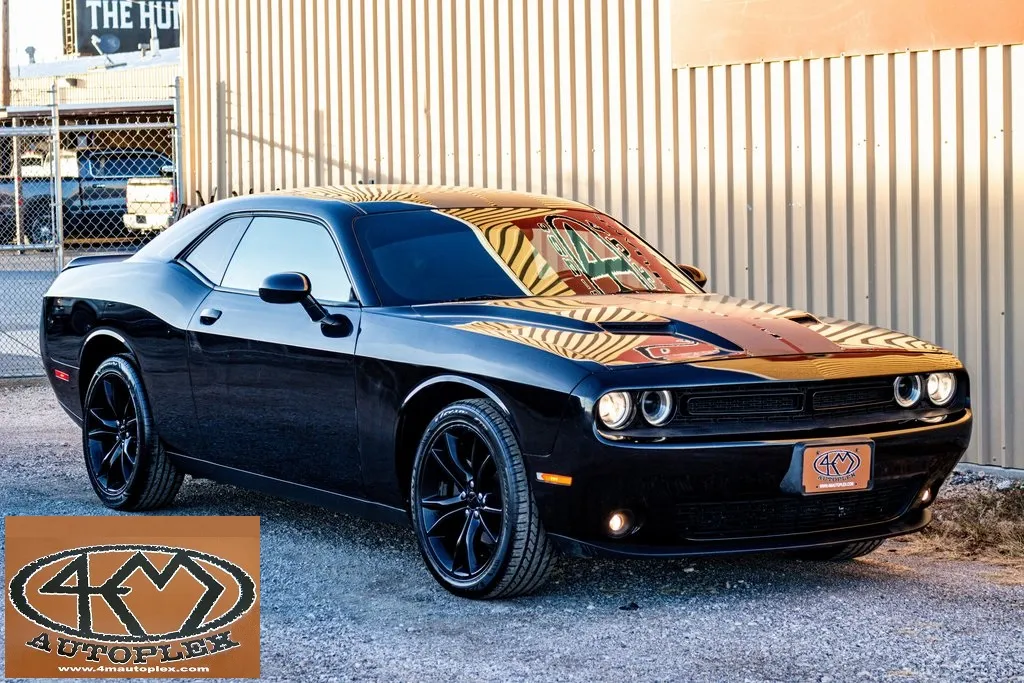 Used 2016 Dodge Challenger SXT for sale in Abilene, TX at 4M