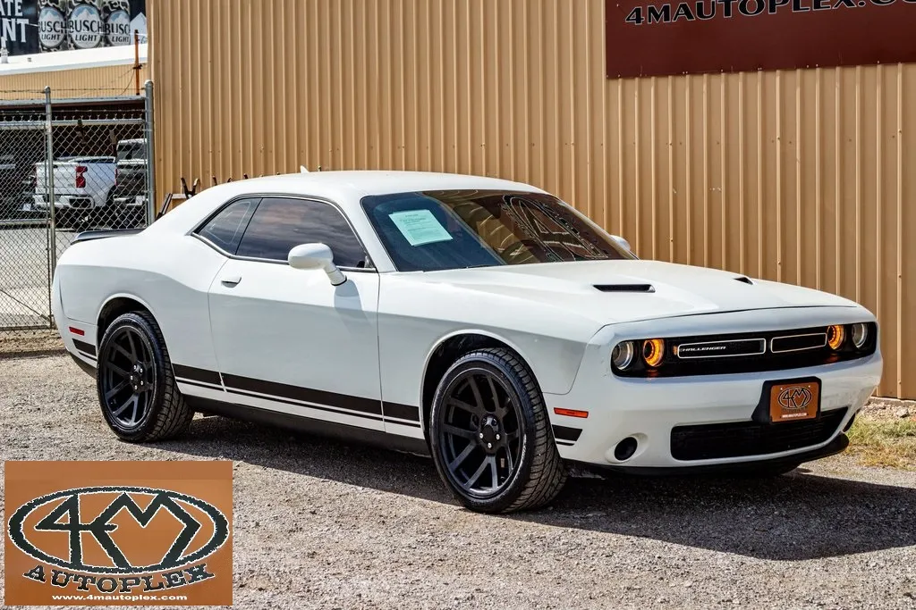 Used 2017 Dodge Challenger SXT for sale in Abilene, TX at 4M