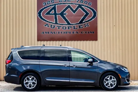 Photos of 2020 Chrysler Pacifica Limited for sale in Abilene, TX at 4M Autoplex - Industrial Blvd