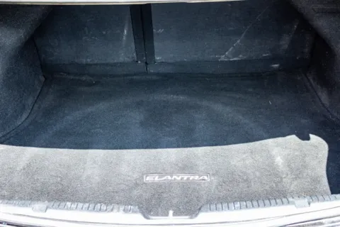 More photos of 2016 Hyundai Elantra SE at 4M Autoplex, TX