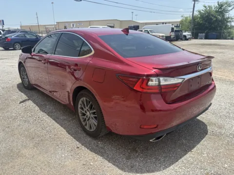More photos of 2018 Lexus ES 350 at 4M Autoplex, TX