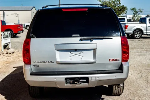 More photos of 2014 GMC Yukon XL SLT 1500 at 4M Autoplex - Industrial Blvd, TX