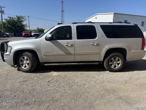 More photos of 2014 GMC Yukon XL SLT 1500 at 4M Autoplex, TX