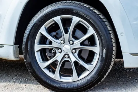 More photos of 2021 Jeep Grand Cherokee Summit at 4M Autoplex - Industrial Blvd, TX