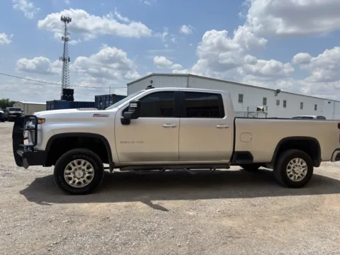 More photos of 2020 Chevrolet Silverado 3500HD LT at 4M Autoplex - Industrial Blvd, TX