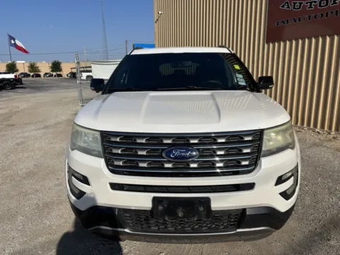 Photos of 2017 Ford Explorer XLT for sale in Abilene, TX at 4M Autoplex - Industrial Blvd