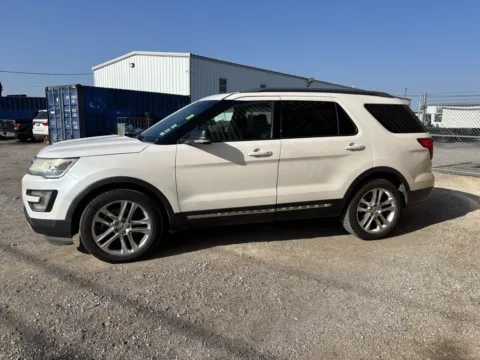 More photos of 2017 Ford Explorer XLT at 4M Autoplex - Industrial Blvd, TX