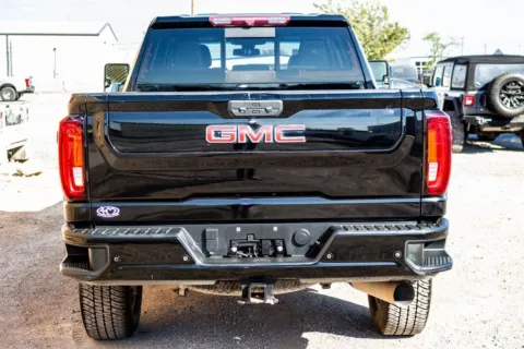 More photos of 2022 GMC Sierra 2500HD Denali at 4M Autoplex - Industrial Blvd, TX