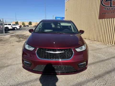 Photos of 2023 Chrysler Pacifica Touring L for sale in Abilene, TX at 4M Autoplex - Industrial Blvd