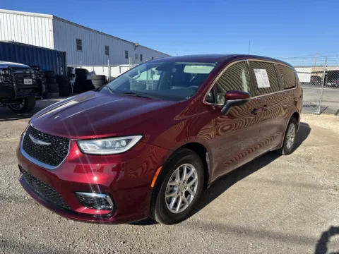 Another view of 2023 Chrysler Pacifica Touring L for sale in Abilene, TX at 4M Autoplex - Industrial Blvd
