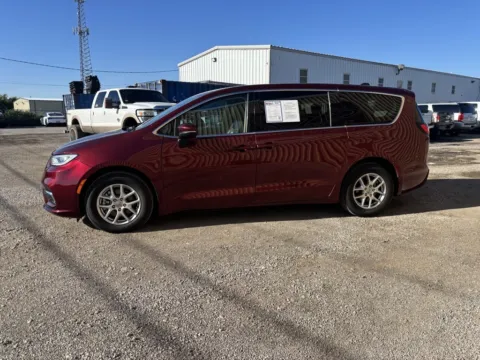 More photos of 2023 Chrysler Pacifica Touring L at 4M Autoplex - Industrial Blvd, TX