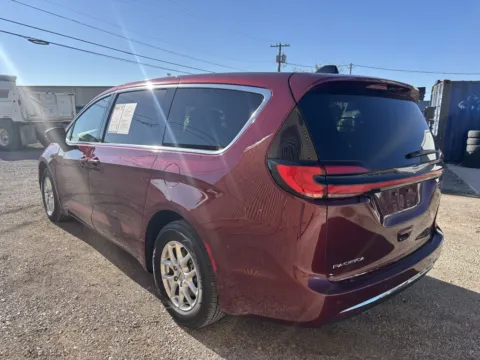 More photos of 2023 Chrysler Pacifica Touring L at 4M Autoplex - Industrial Blvd, TX