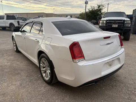 More photos of 2018 Chrysler 300 Touring at 4M Autoplex - Industrial Blvd, TX
