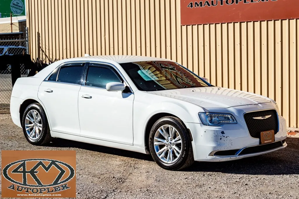 2018 Chrysler 300 Touring