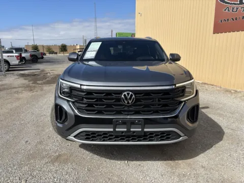 Photos of 2024 Volkswagen Atlas Cross Sport 2.0T SE w/Technology for sale in Abilene, TX at 4M Autoplex - Industrial Blvd