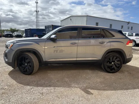 More photos of 2024 Volkswagen Atlas Cross Sport 2.0T SE w/Technology at 4M Autoplex - Industrial Blvd, TX