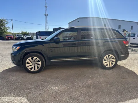 More photos of 2021 Volkswagen Atlas SEL at 4M Autoplex - Industrial Blvd, TX
