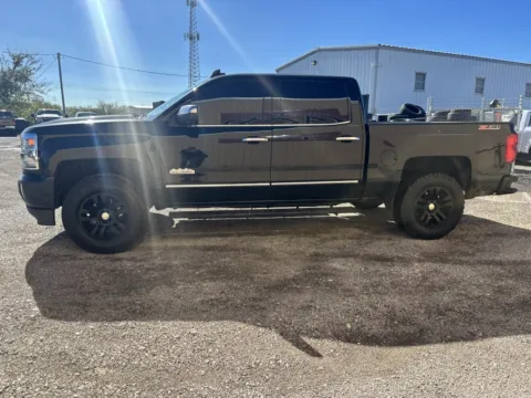 More photos of 2018 Chevrolet Silverado 1500 High Country at 4M Autoplex - Industrial Blvd, TX