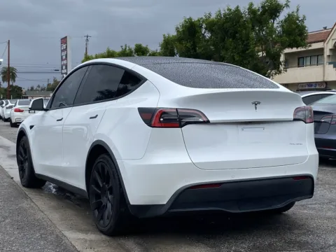 Photos of 2021 Tesla Model 3 Standard Range Plus for sale in South El Monte, CA at Premium Autos - El Monte