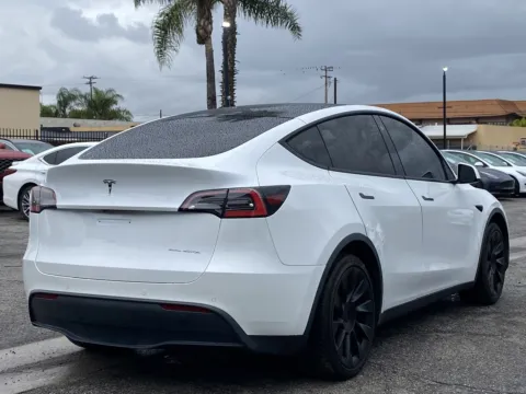 More photos of 2021 Tesla Model 3 Standard Range Plus at Premium Autos - El Monte, CA