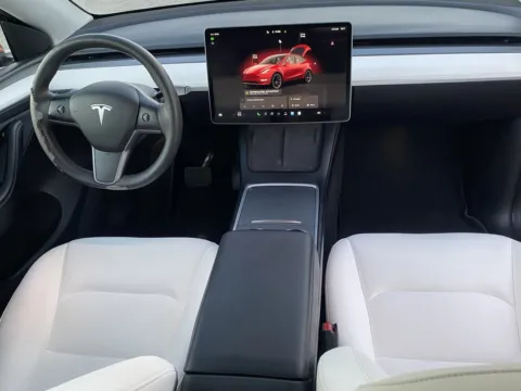 More photos of 2022 Tesla Model Y Long Range at Premium Autos - El Monte, CA