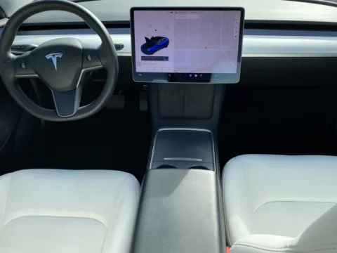 More photos of 2021 Tesla Model 3 Standard Range Plus at Premium Autos - El Monte, CA