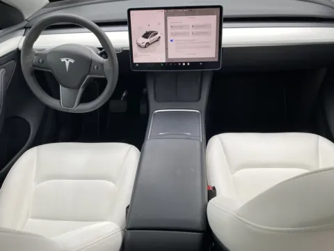 More photos of 2023 Tesla Model Y Long Range at Premium Autos - El Monte, CA