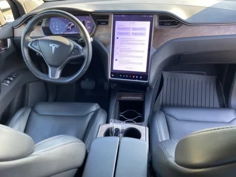More photos of 2019 Tesla Model X at Premium Autos - El Monte, CA