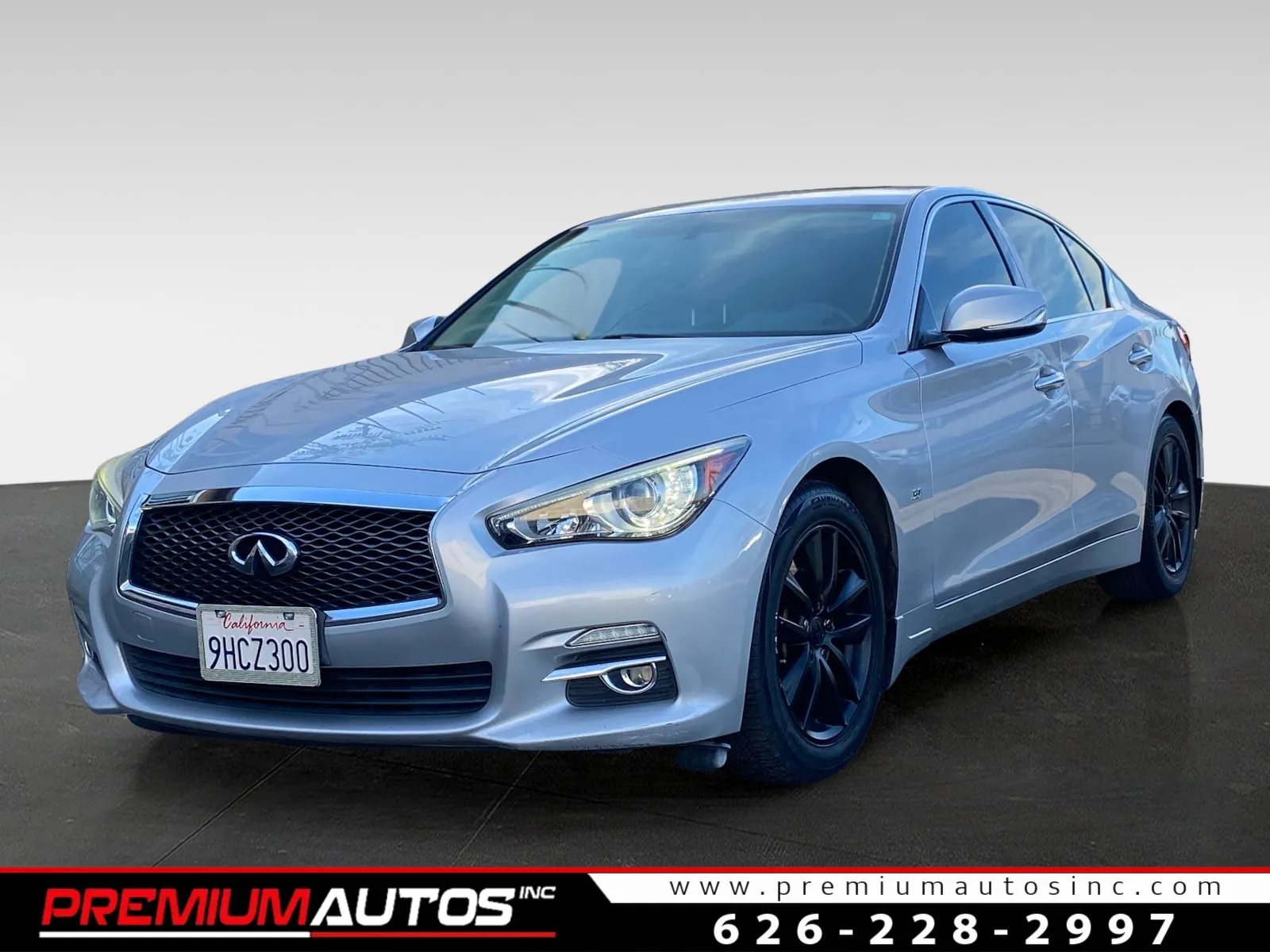 2014 INFINITI Q50 Premium's photo