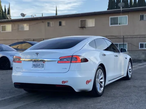 More photos of 2018 Tesla Model S 75D at Premium Autos - El Monte, CA