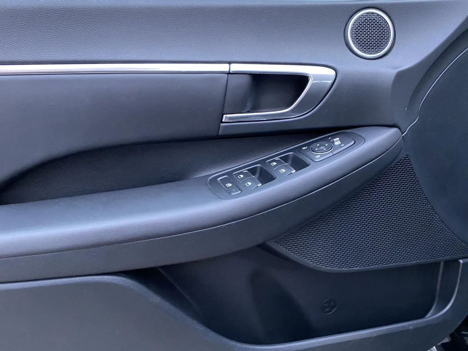 Hyundai Sonata photo 13