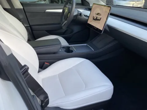 More photos of 2022 Tesla Model 3 at Premium Autos - El Monte, CA