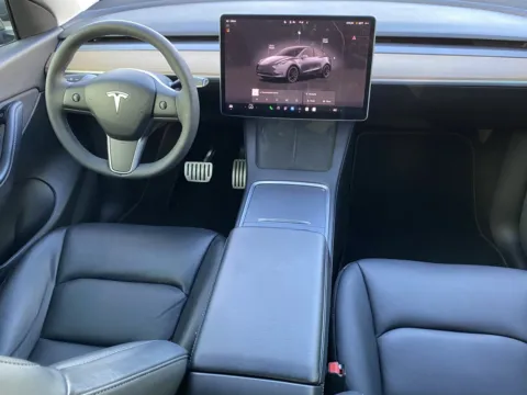 More photos of 2022 Tesla Model Y Performance at Premium Autos - El Monte, CA