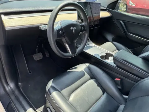 More photos of 2021 Tesla Model Y Long Range at Premium Autos - El Monte, CA