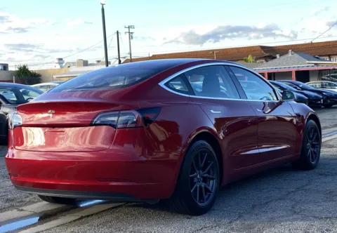 More photos of 2018 Tesla Model 3 Long Range at Premium Autos - El Monte, CA